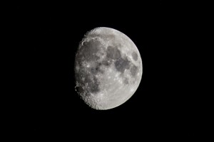 2014-4-10 moon-1